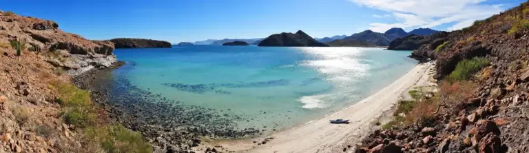 Mulegé & the Concepción Coast 1 Turquoise cove with white sand beach and kayak at Bahía Concepción